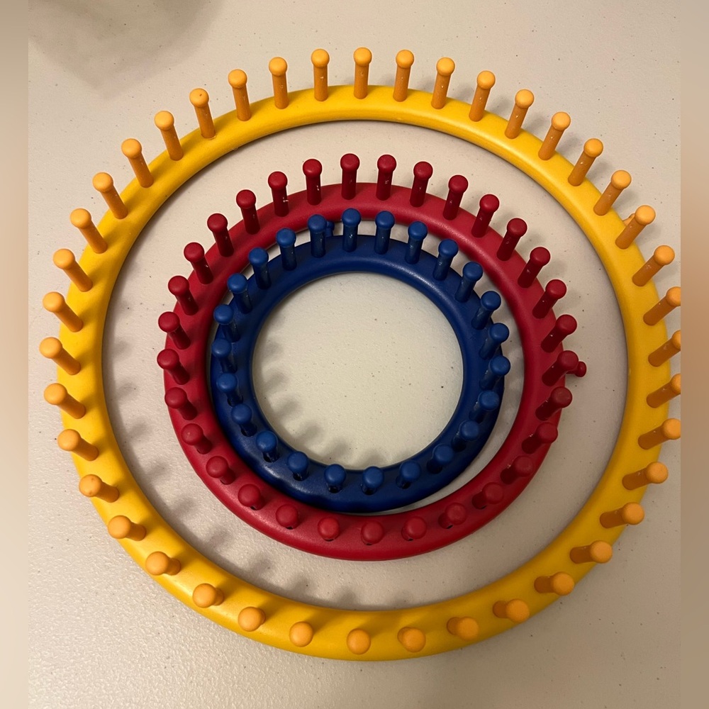 Provo Craft Knifty Knitter Round Loom Set